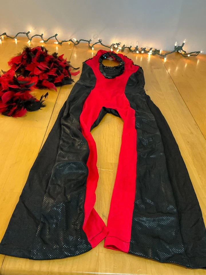 Niñas Cruella de Vil Disfraz de Baile Rojo Blanco Conjunto con Pinzas para el Cabello Pluma Foto 4 de 4