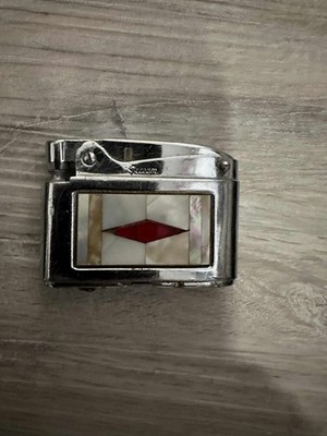Vintage Art Deco Queen (Queenstar?) Super Lighter with Mother of Pearl