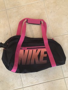 nike gym duffle bag womens
