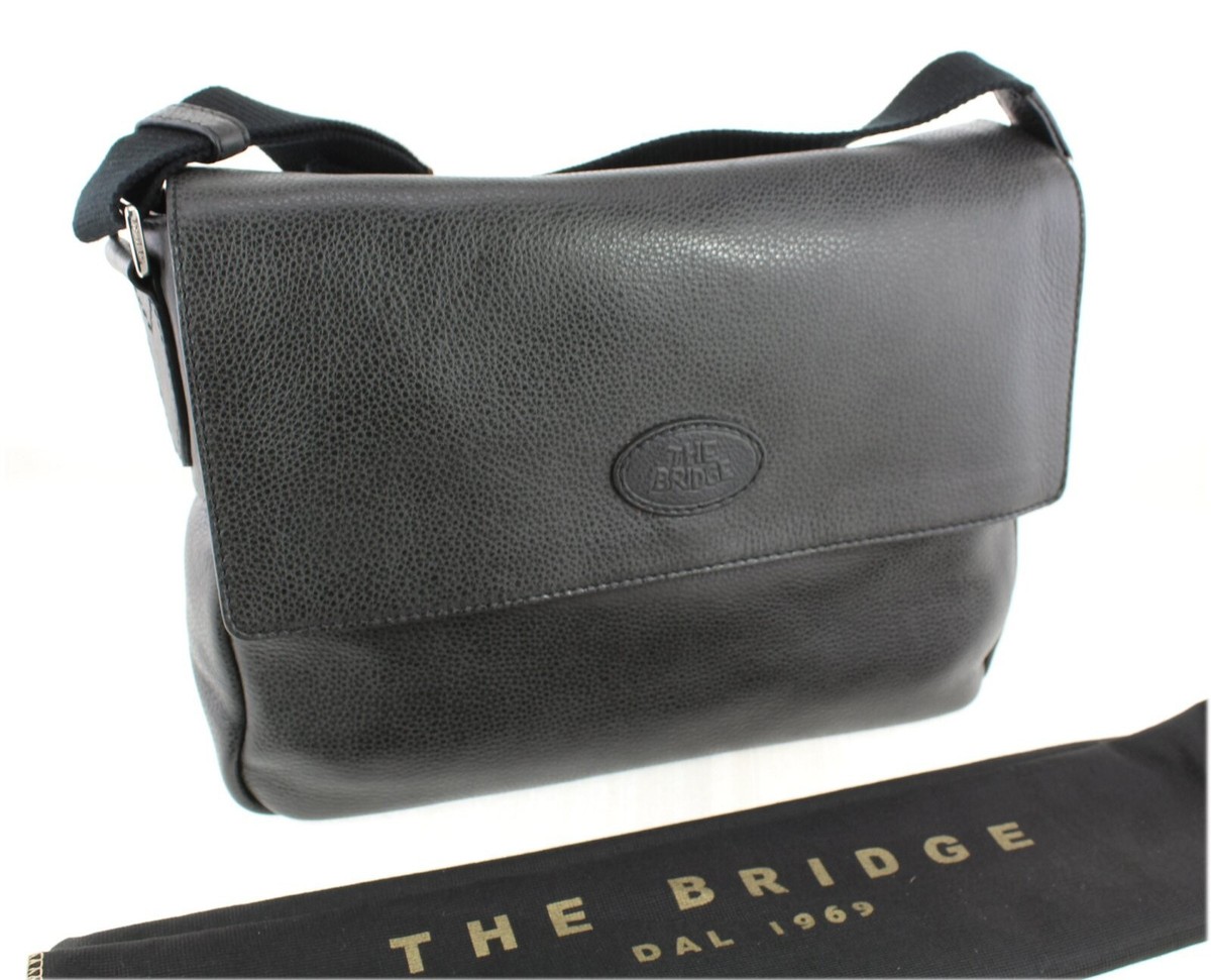 The Bridge Messenger Bag in Black Leather 054063: NEW
