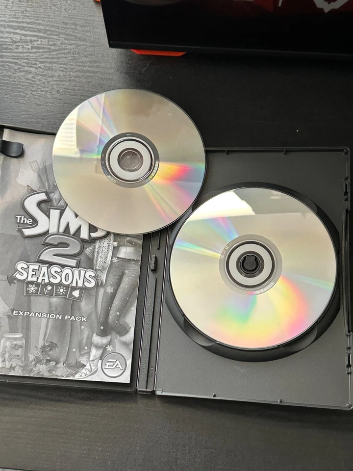 Sims 2 Triple Play Lot!! SIMS 2 SEASONS - SIMS 2 DELUXE - SIMS 2 BON VOYAGE - Image 4 of 4