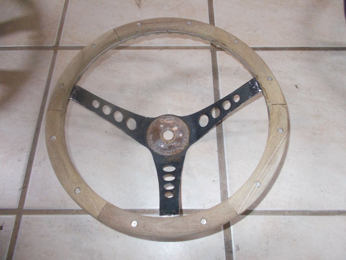 THE 500 SUPERIOR PERFORMANCE PRODUCTS 13.5” WOOD STEERING