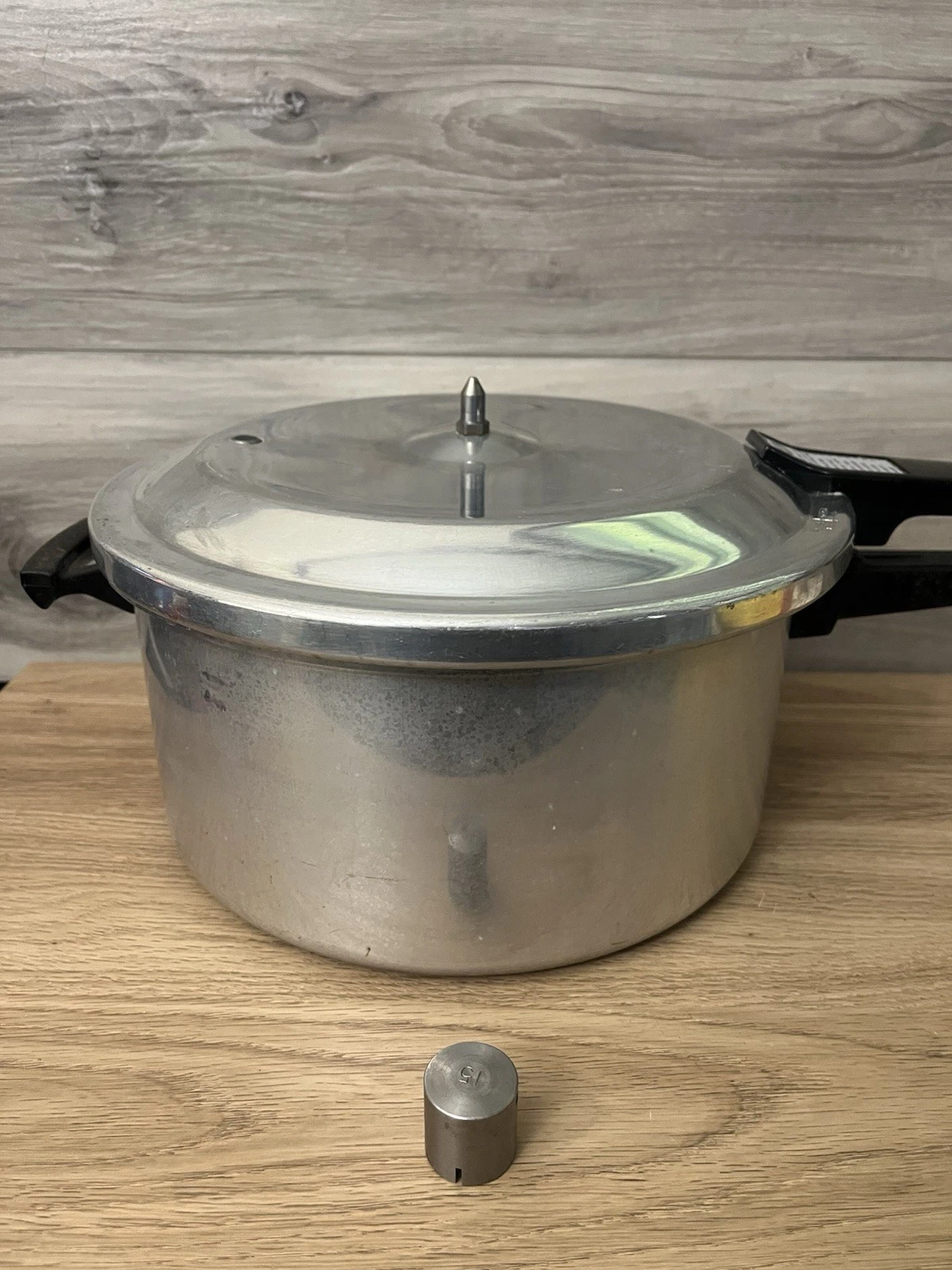 Vintage Mirro-Matic M-0436 6 QT Pressure Cooker Made in USA Great Condition!