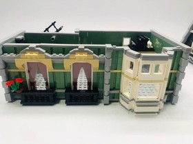 LEGO 10185 Green Grocer Modular Building Complete Manual Minifigs 10x10x13.8in