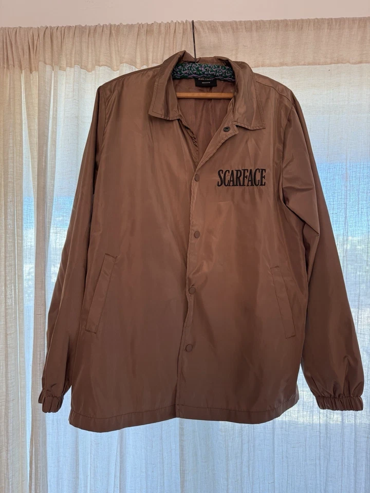 Chaqueta Scarface “The World is Yours” Tony Montana Coach Marrón Talla M Foto 2 de 4