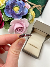 GORGEOUS MODERNIST 925 SOLID STERLING SILVER GARNET HALF ETERNITY RING SIZE O