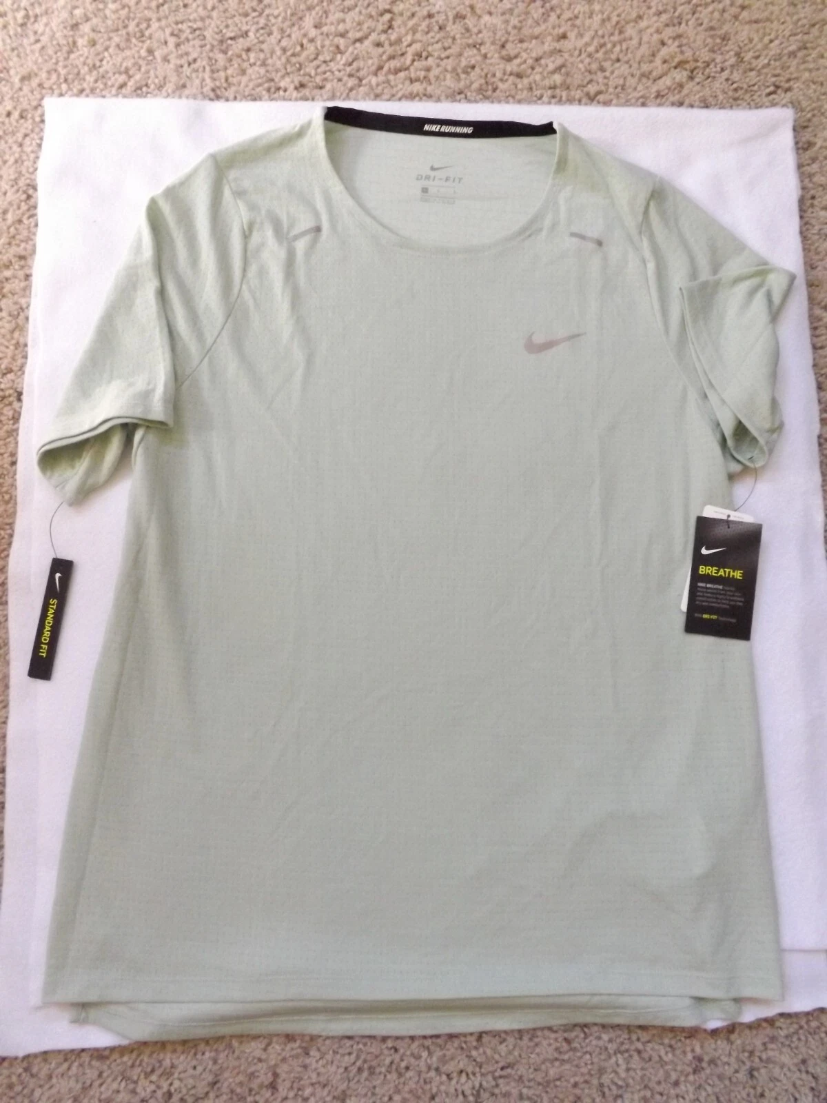 Nike Dri-Fit Running T-shirt Top 365 Running Green Men's Large New
Opens in a new window or tab