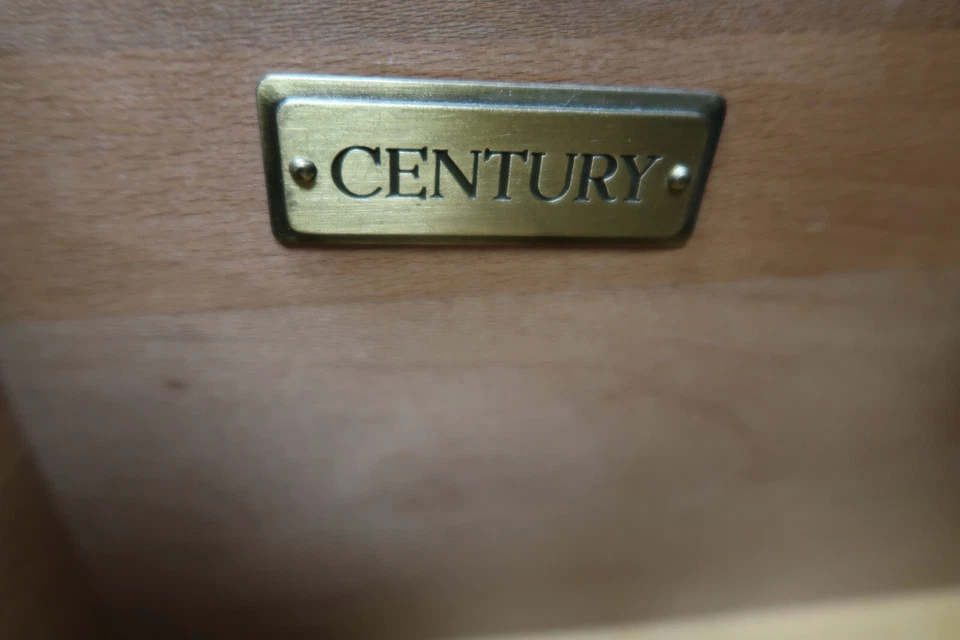 Cofre maestro serpentino francés campestre muebles Century Foto 3 de 4