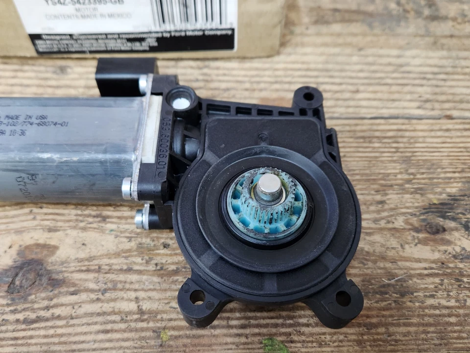 NUEVO Motor Elevador Ventana Motorcraft Trasero Izquierdo WLM-175 Ford Focus 4 Puertas 2000-2008 Foto 4 de 4