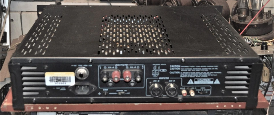 PYLE PRO MODEL PT3200 POWER AMPLIFIER 1600 WATT RACK MOUNT GOOD SCHOOL SURPLUS - Image 2 of 2