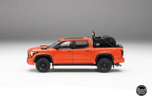 Toyota Tundra TRD PRO Solar Octano 1/64 exclusivo DiecastTalk PERSECUCIÓN Y REGULAR - Imagen 5 de 23