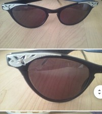 VINTAGE CHIC AND CLASSY 1950s SILVER AND BLACK CAT EYE SUNGLASSES . GORGEOUS  