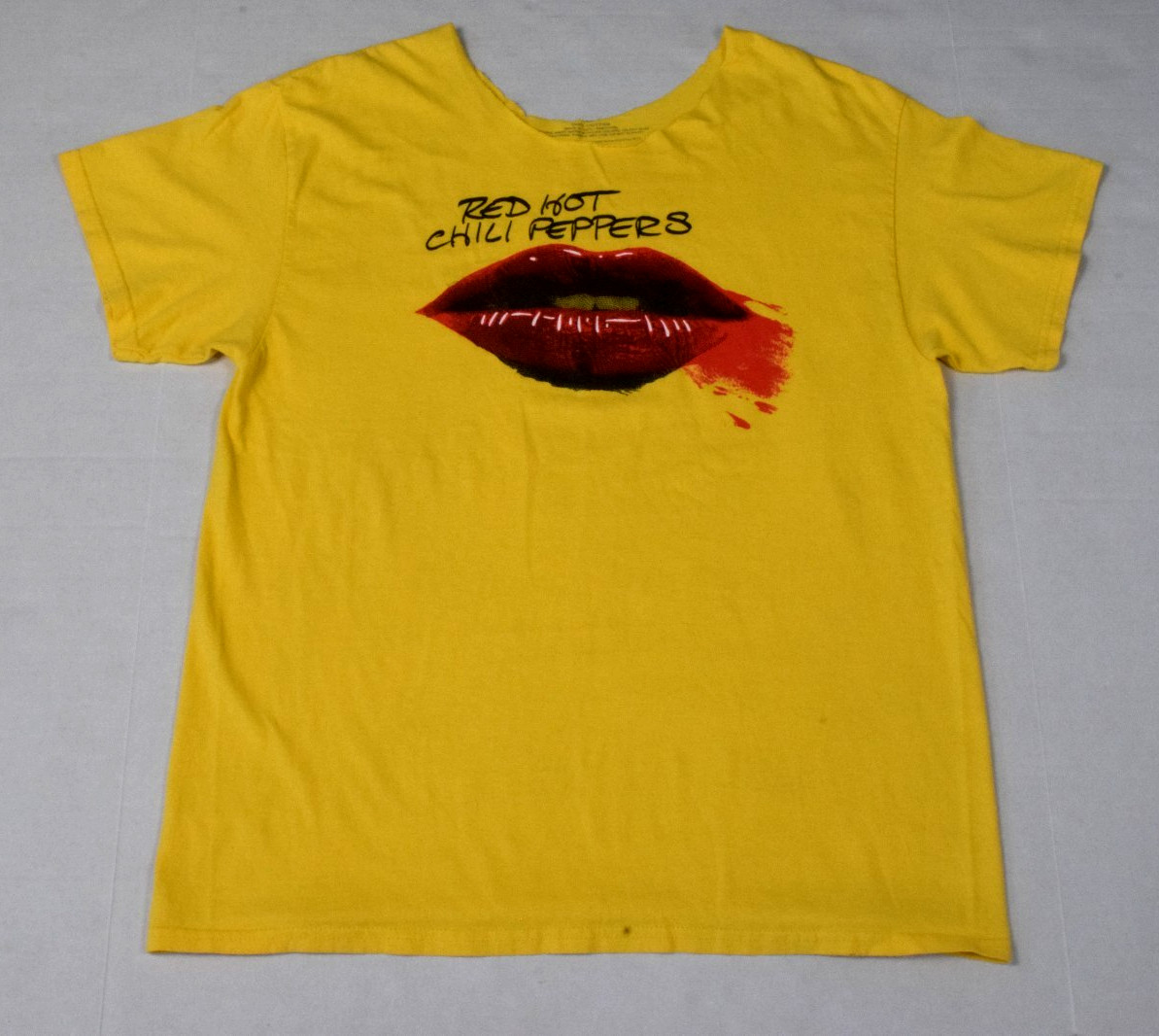 Band T-Shirt Red Hot Chili Peppers Size M Yellow Red Lips Cut Out Collar c.2020 image 2