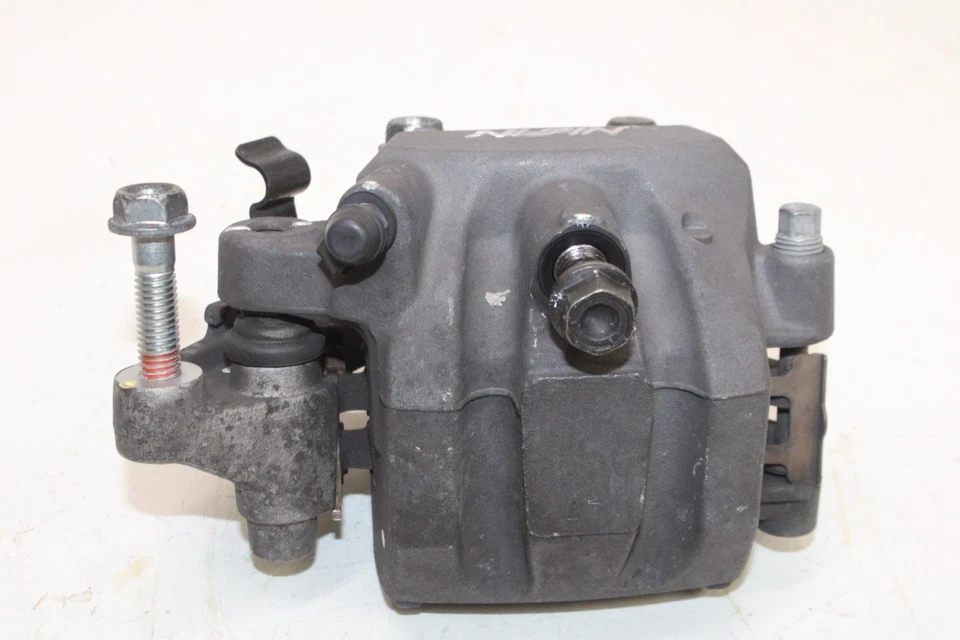 Pinça de freio dianteira direita 15-22 Honda CBR300R FABRICANTE DE EQUIPAMENTO ORIGINAL - Imagem 3 de 4