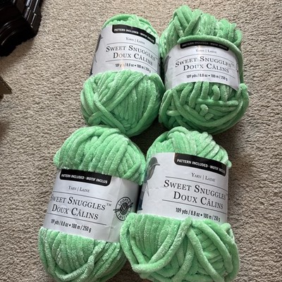 Green Ash Sweet Snuggles Loops And Threads 109 Yards NEW 4 skein
