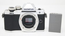 Olympus OM-D E-M10 Mark II Silver Mirrorless Camera Body w/battery READ No LCD 