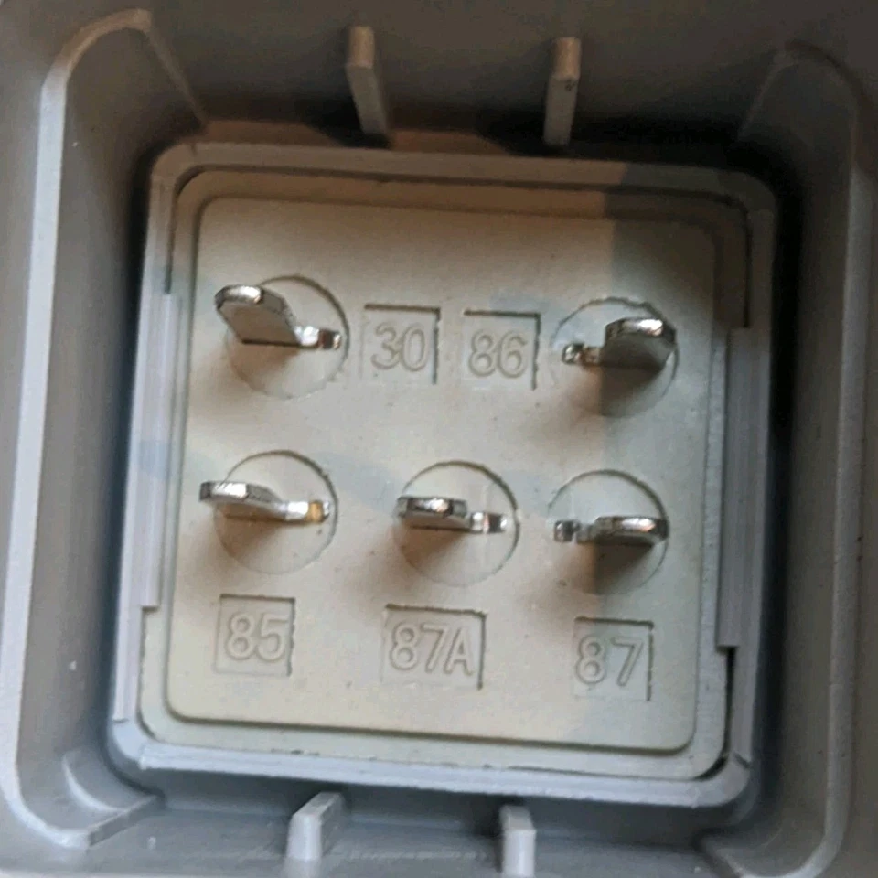 Relé estándar serie T RY282T Foto 3 de 4