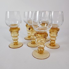 6 handgefertigte Römerbecher von Theresienthal mit bernsteinfarbenem Fuß OVP