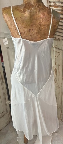 VTG 80's Frederick’s PEIGNOIR Set Sz M Silk Lace Pearl Nightie CoverIet NWT - Picture 7 of 13