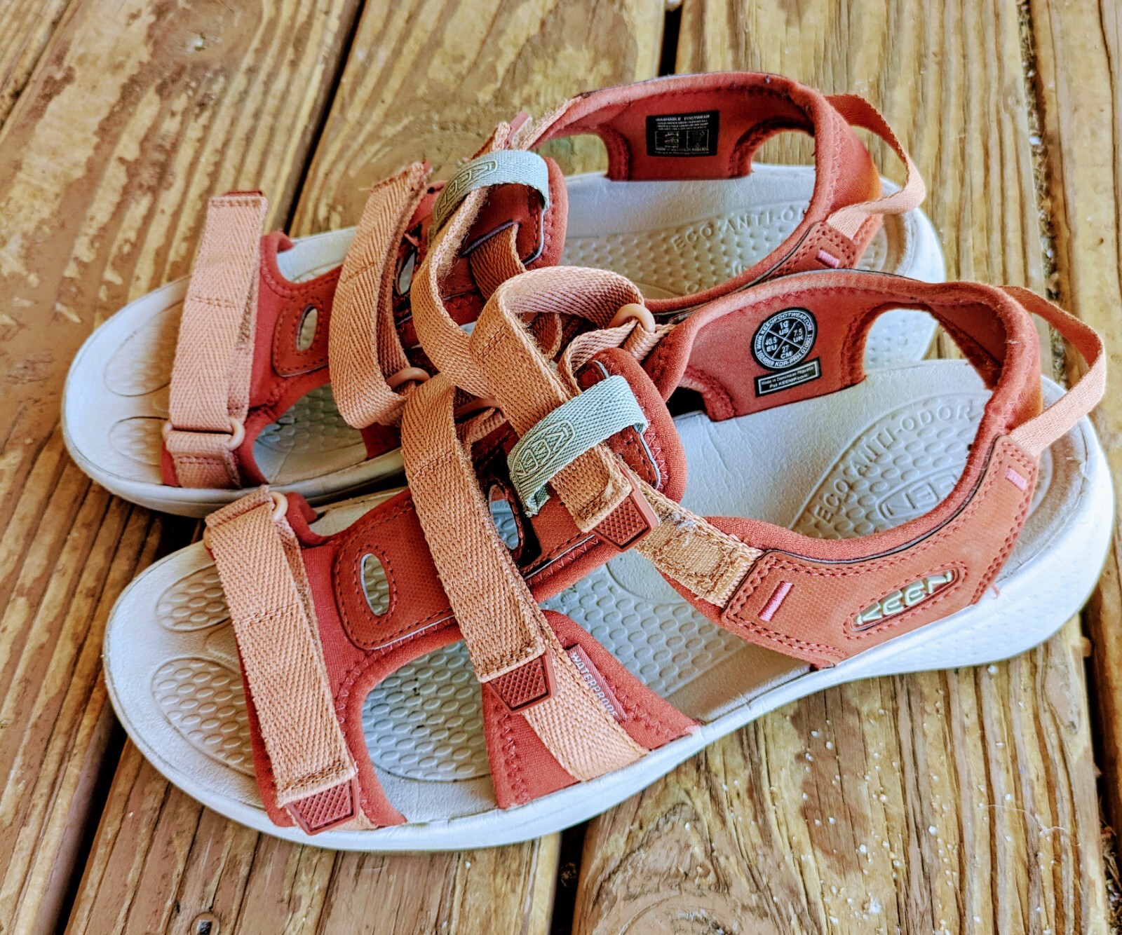 Scarpe sandali Keen donna Astoria West punta aperta salmone