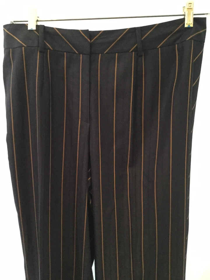 Pantalones Escada Mezcla Seda/Lana Pierna Ancha Rayas con Ribete en Contraste Talla 44 Foto 2 de 4