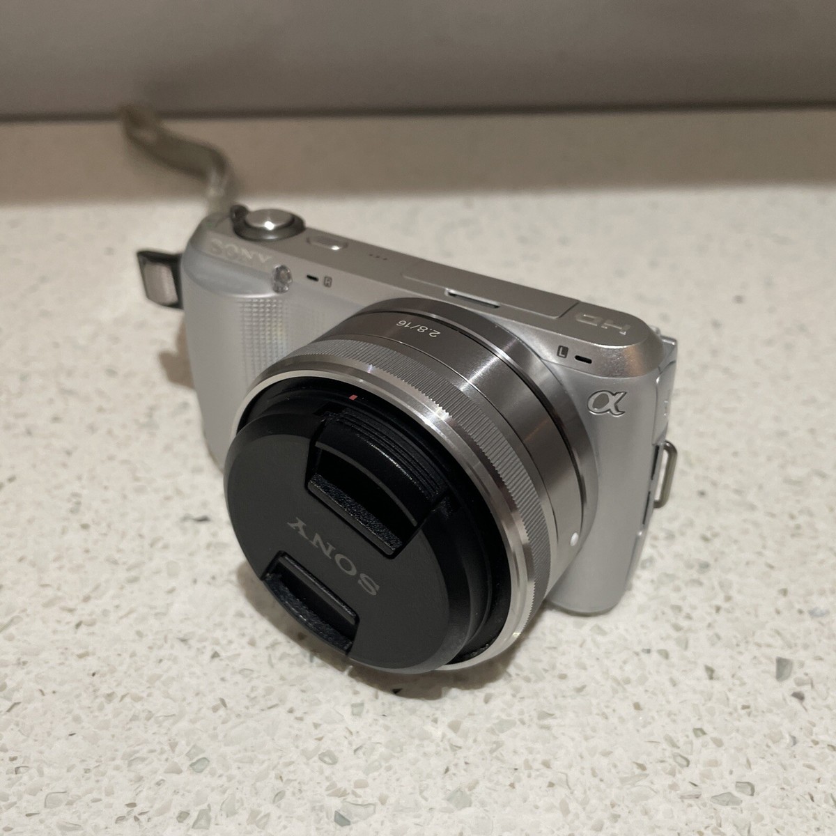 Sony Alpha NEX-C3 Digital Camera 16.2MP 2.8/16 Lens + case