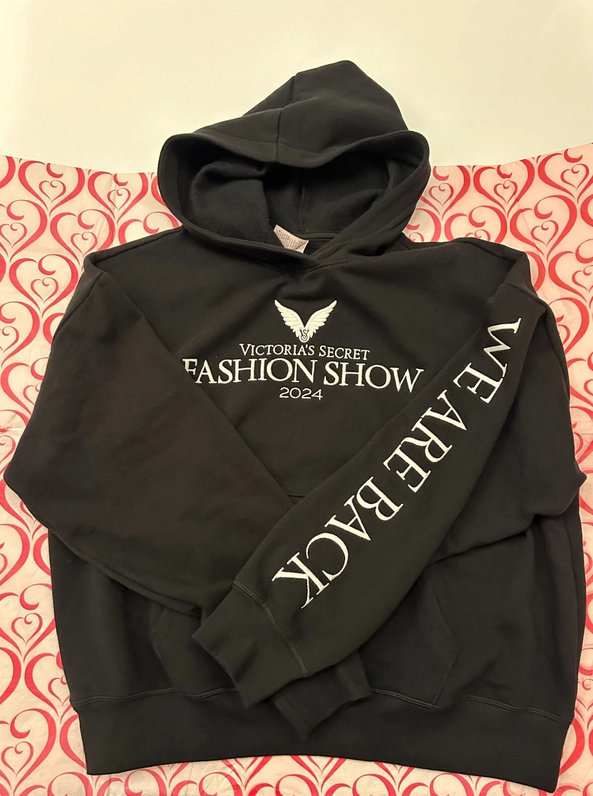 UNDERCOVER Felpa con cappuccio classica nera Victoria's Secret FASHION SHOW 2024 vestibilità rilassata XL nuova con etichette