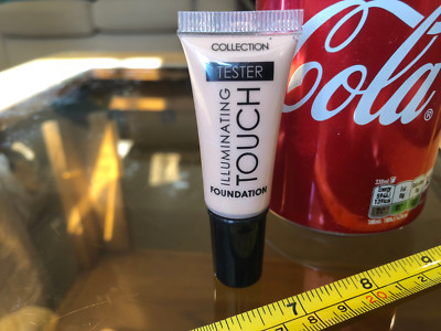 Foundation Warm Biege #4 Collection Illuminating TOUCH kleine Flasche