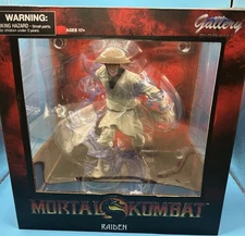 Diamond Select Mortal Kombat Raiden Collectible PVC Figure Gallery Diorama New
