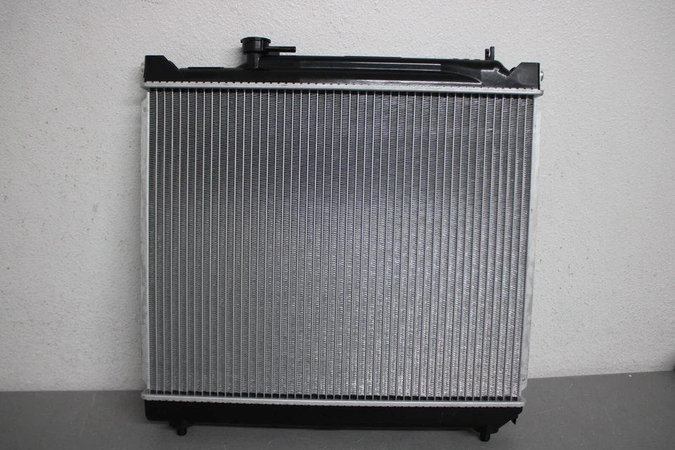 1996 1997 1998 SUZUKI SIDEKICK FRONT RADIATOR 1.8L Foto 2 de 4