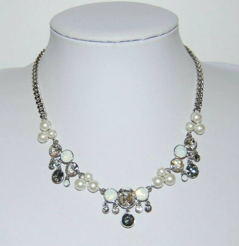 COLLANA GIVENCHY COUTURE TONO ARGENTO METALLO CHIARO FUMO E STRASS OPALESCENTI