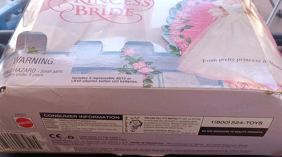 Barbie Princesa Noiva #28251, Nova na caixa, Leve dano na caixa - Imagem 3 de 4