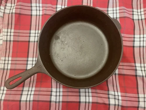 Vintage 10 1/2" No.8 Cast Iron Chicken Fryer - Unmarked Wagner? Look!!!