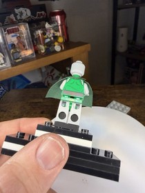 LEGO Dr. Doom Minifigure Sh0052 Marvel Superheroes 76005 Daily Bugle Showdown