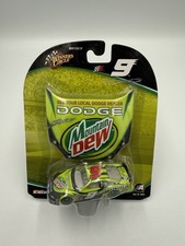 Winner  s Circle 1/64 NASCAR Diecast 9 Mountain Dew Kasey Kahne W/hood 2004 NIP