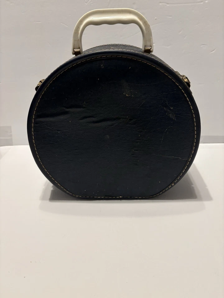 Vntg Round Doll Case 10.5in +6 Assorted Vtg Dolls Ginny Walker+Clothing+Hangers+ - Image 3 of 4