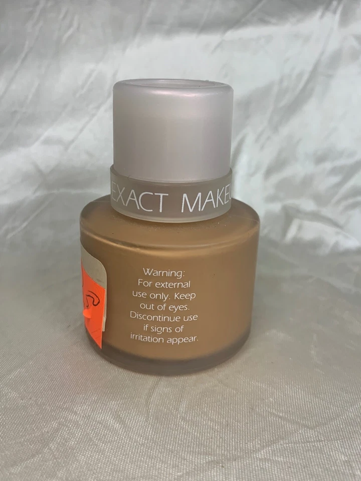 Prescriptives Luxe  Soft Glow. Moisture Makeup SPF 15 30ml Rich Suede 22 (new) - Image 2 of 3
