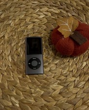 Apple iPod Nano 4a generazione 8GB Grigio Scuro (MB754LL) - Testato e Funzion...