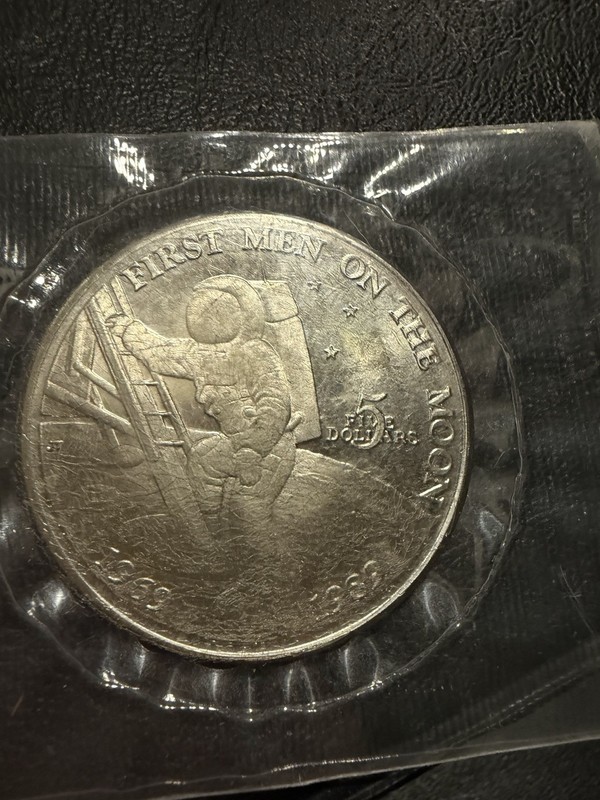 1989 Marshall Islands $5 Coin – First Men on the Moon Commemorative