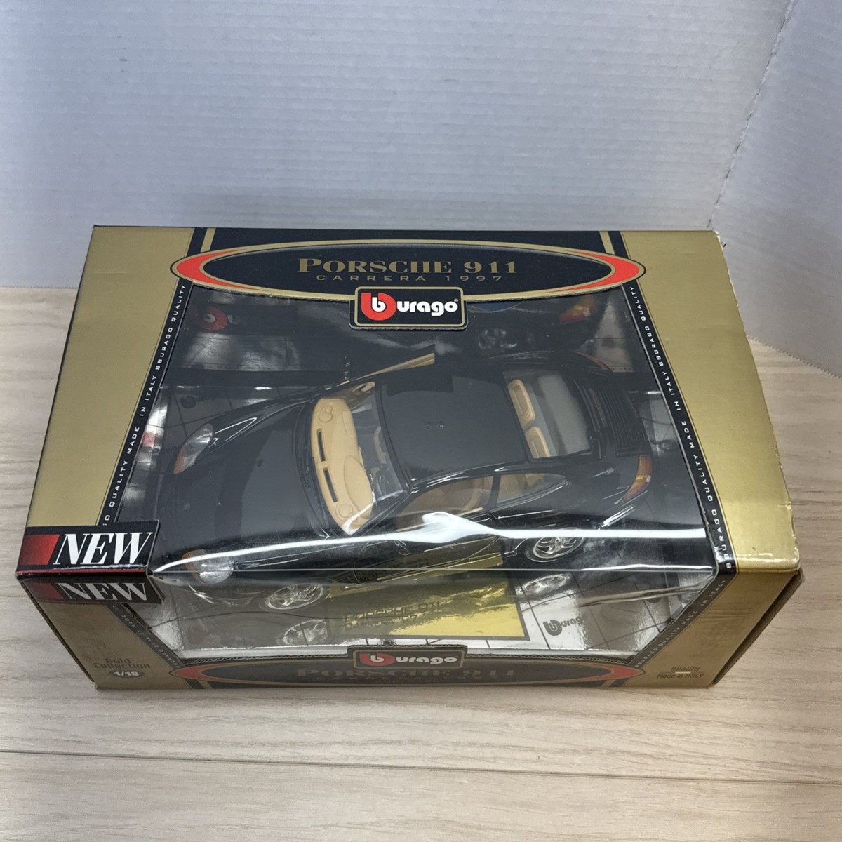 Bburago Porsche 911 Carrera 1997 Gold Collection 1:18 Die-Cast