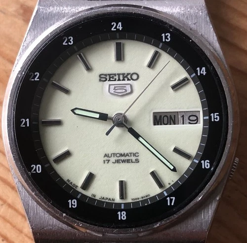 Cool Vintage Seiko 5 Full Lume Dial Day/Date Automatic Watch 7009A