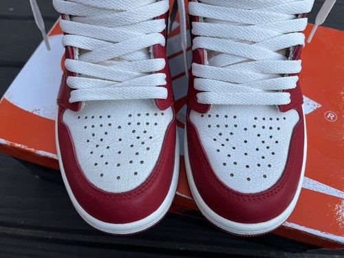 Air Jordan 1 Retro High OG Chicago reimmaginate perse e trovate taglia UK5,5 usate e nuove - Foto 5 di 8