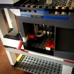 LEGO CITY: Police Headquarters (7744) W/INSTRUCTIONAL MANUAL 100% COMPLETE