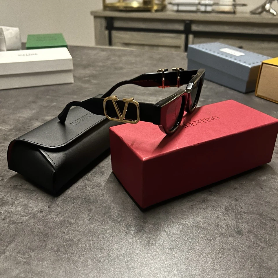 Valentino Sunglasses VLS-103A-51 Cat-Eye Sunglasses - Image 2 of 4