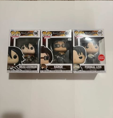 Funko Pops Attack on Titan Mikasa Ackermann 1166, Hange 464 y Formal Levi 1171