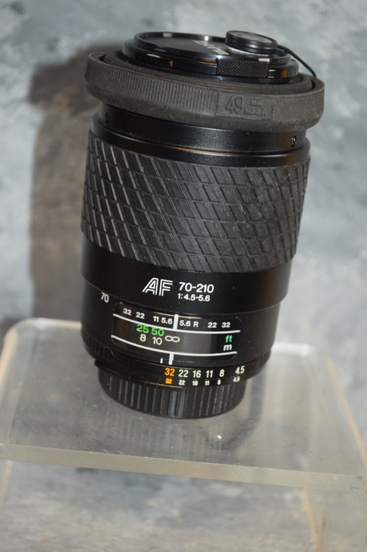 Nikon NIKKOR 70-210mm f/4.0-5.6 D AF Lens