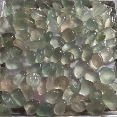 100 x Seeglas Stücke ähnlich 5p Aqua Pastell zufällige Formen Seaham