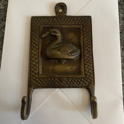 Vintage Messing Wand Garderobe Hut Schlüssel Aufhänger Plakette 2 Haken 3D geprägt Schwan Ente 