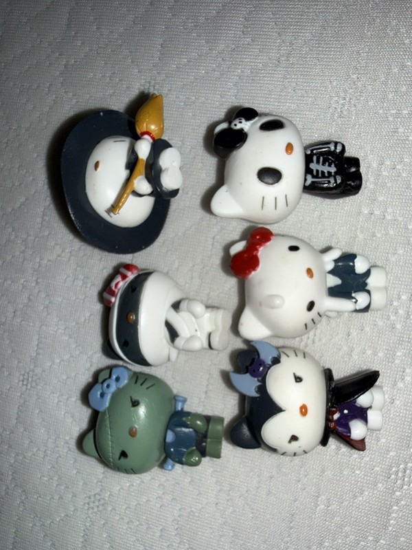 Hello kitty mini figures