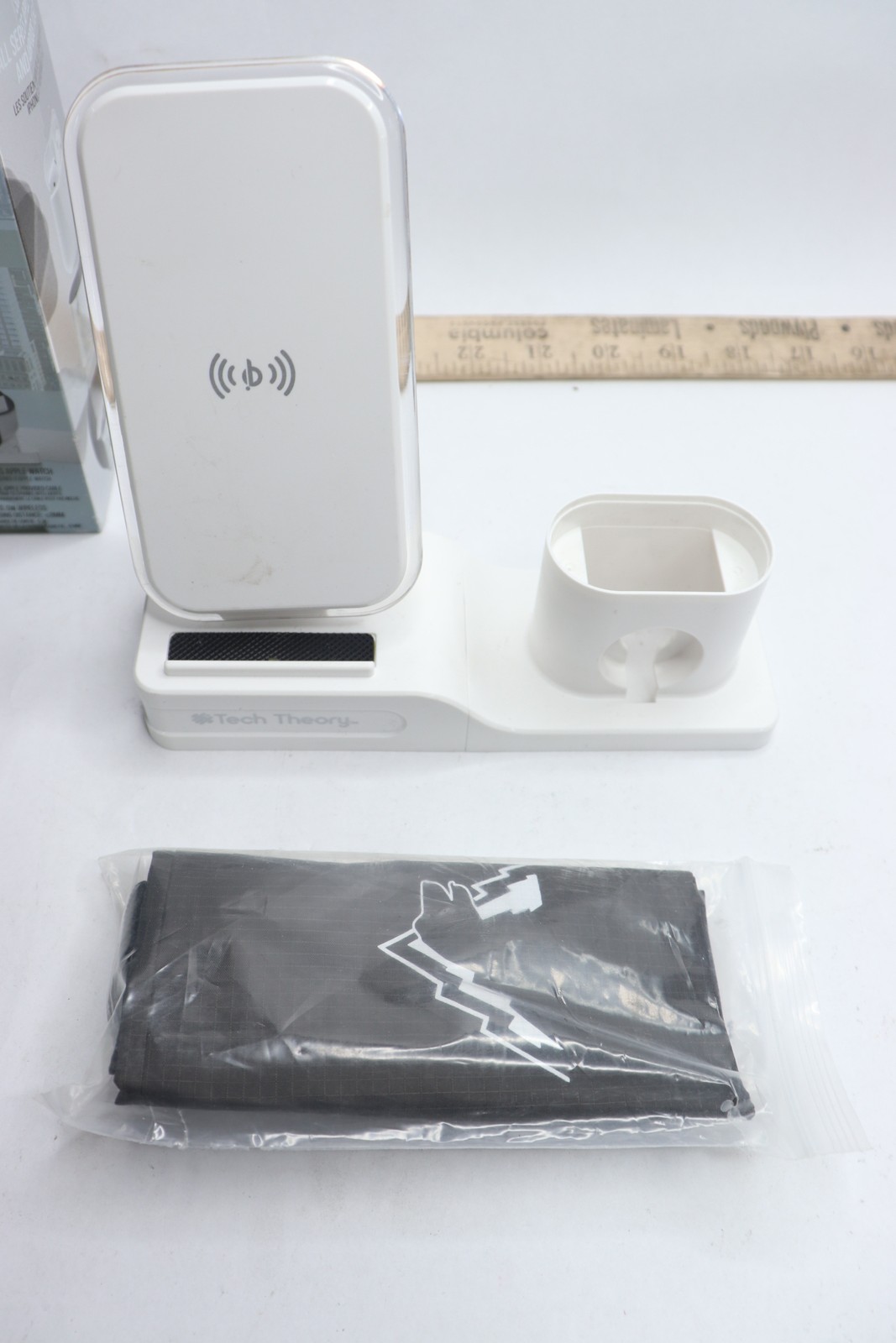 Tech Theory 3-in-1 Wireless Desktop Charging Station TT-WCS-08 - Incomplete
